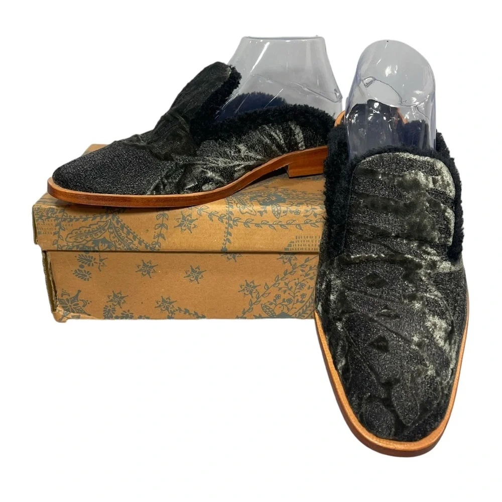 ⚡️SOLD⚡️Free People Shoes Mules Gray Black Faux Fur Velvet Flat Loafer Size 40 - Picture 16 of 16